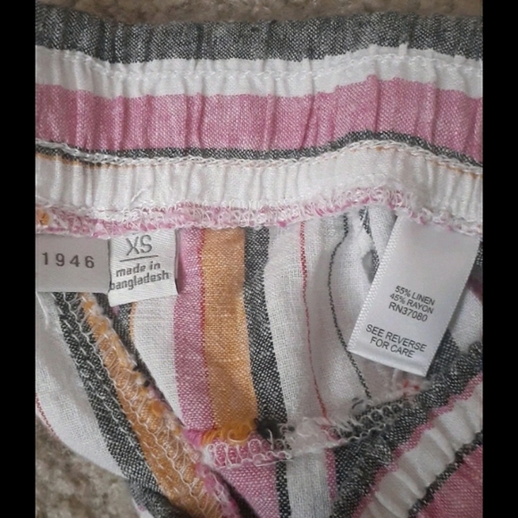 NWOT Misses' Linen Shorts - Picture 3 of 4
